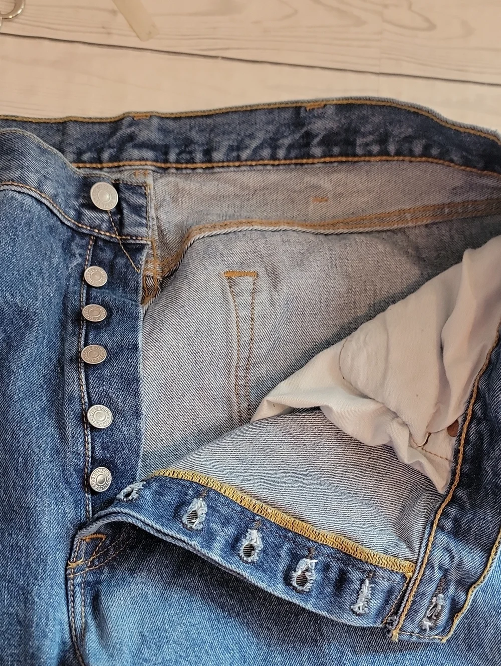 Levi's 501 Button Fly Straight-Leg 100% Cotton Blue Denim Jeans Mens Size 40X32